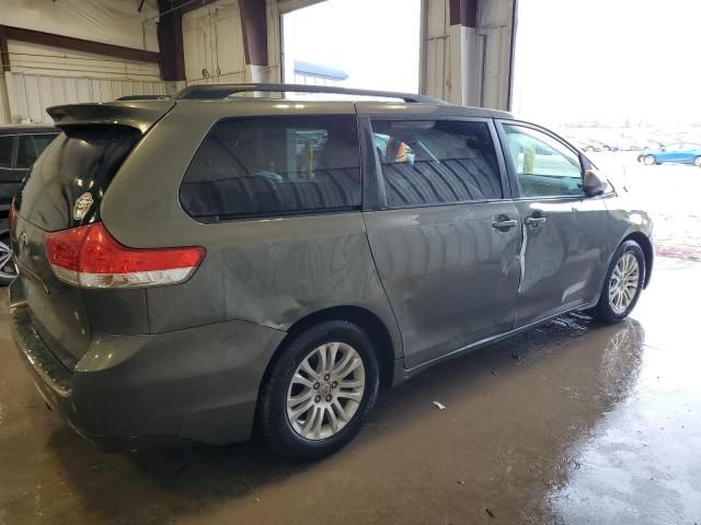 2011 Toyota Sienna XLE