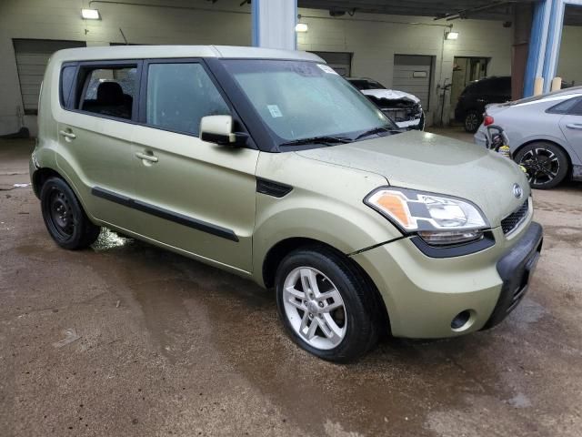 2011 KIA Soul +