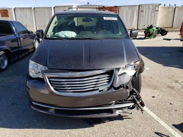 2016 Chrysler Town & Country Touring