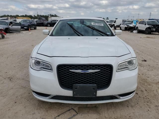 2019 Chrysler 300 Touring