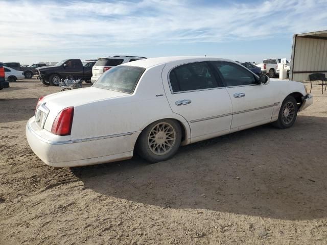 2000 Lincoln Town Car Signature