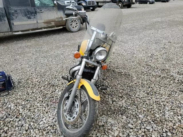 1997 Honda VT1100 C1A