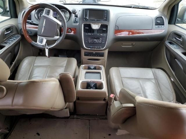 2015 Chrysler Town & Country Limited Platinum