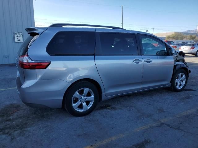 2017 Toyota Sienna LE