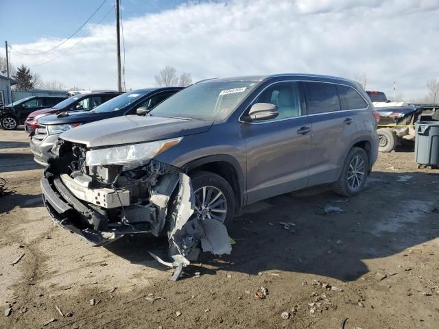 2019 Toyota Highlander SE