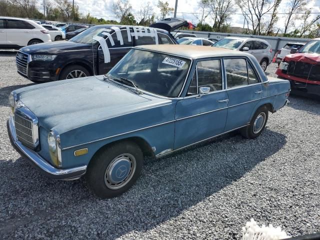 1969 Mercedes-Benz 1969 Mercedes Benz 220D