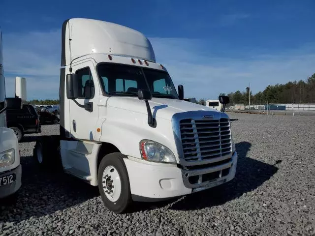 2014 Freightliner Cascadia 125