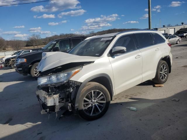 2017 Toyota Highlander SE