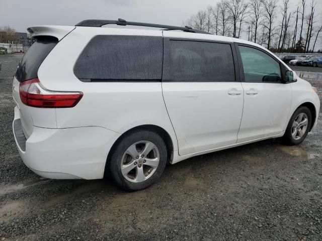 2016 Toyota Sienna LE