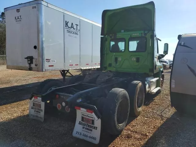 2016 Freightliner Cascadia 113