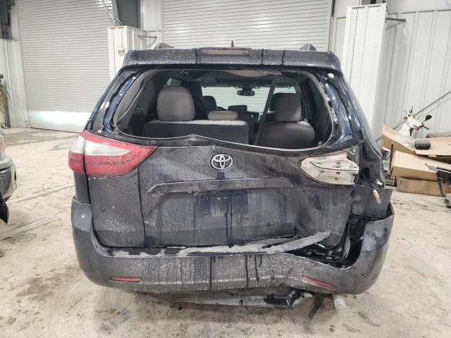 2019 Toyota Sienna XLE