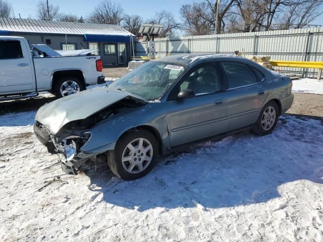 2005 Ford Taurus SE