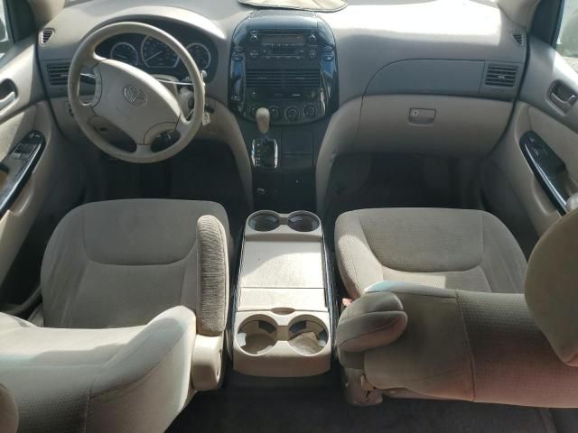 2004 Toyota Sienna CE