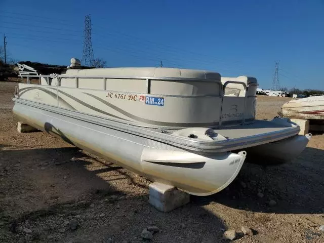 2006 Bennington Marine 2575 RL