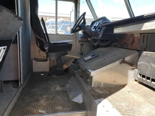 2009 Freightliner Chassis M Line WALK-IN Van