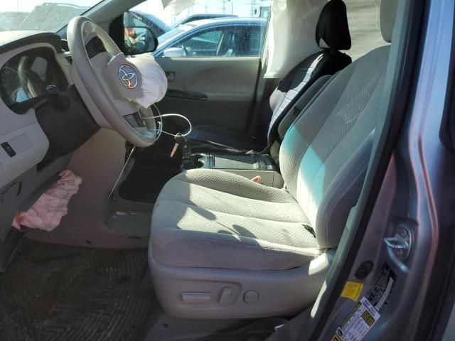 2013 Toyota Sienna LE