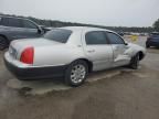 2005 Lincoln Town Car Signature Limited