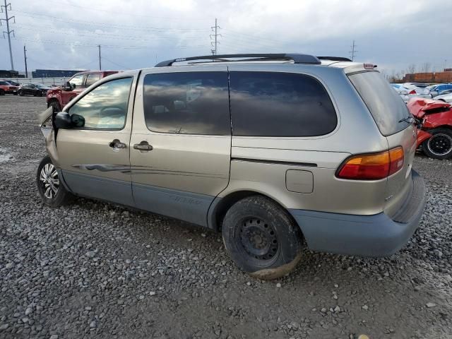 2000 Toyota Sienna LE