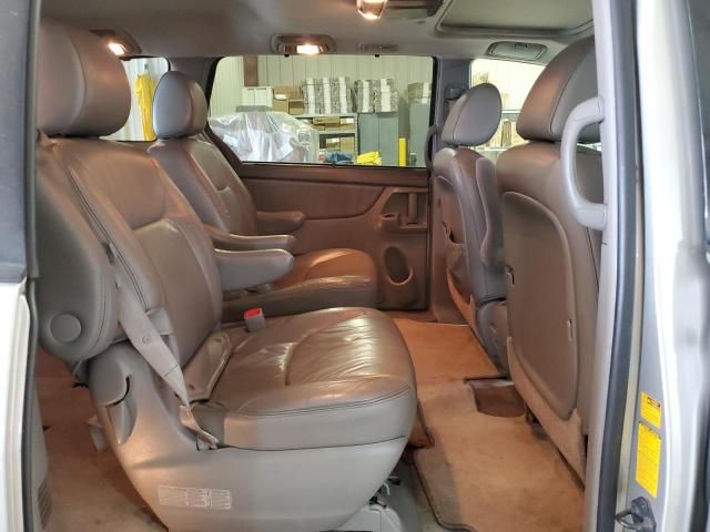 2010 Toyota Sienna XLE