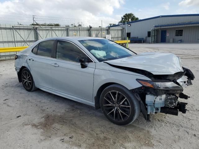 2022 Toyota Camry SE