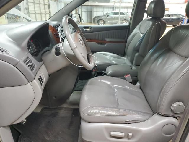 2004 Toyota Sienna XLE