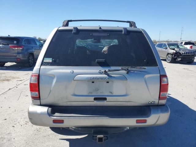 2000 Nissan Pathfinder LE