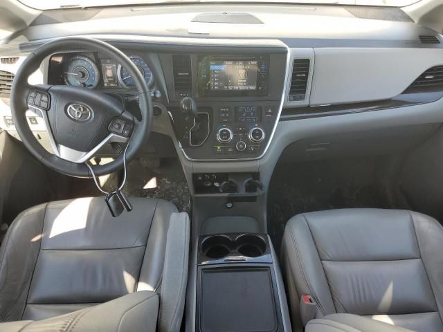 2017 Toyota Sienna XLE