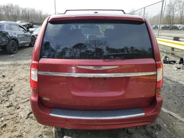 2016 Chrysler Town & Country Touring