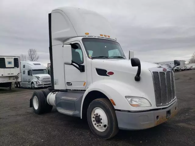 2015 Peterbilt 579