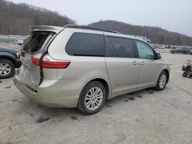 2017 Toyota Sienna XLE