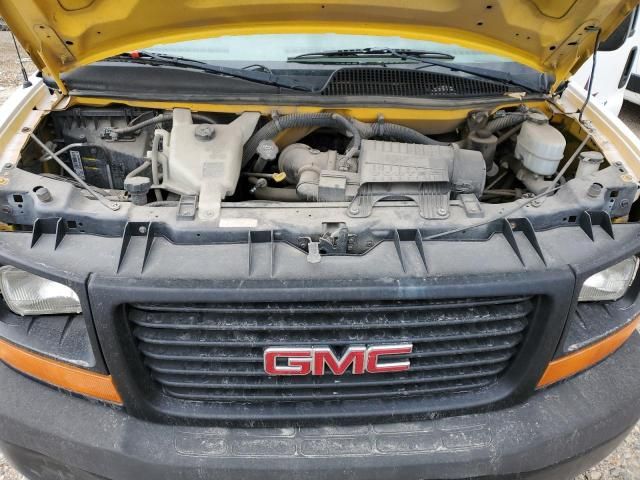 2009 GMC Savana Cutaway G3500