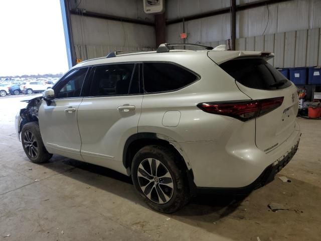 2022 Toyota Highlander XLE