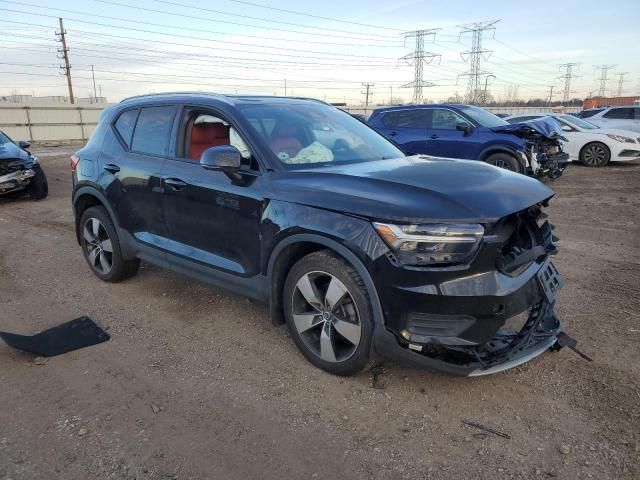 2019 Volvo XC40 T5 Momentum