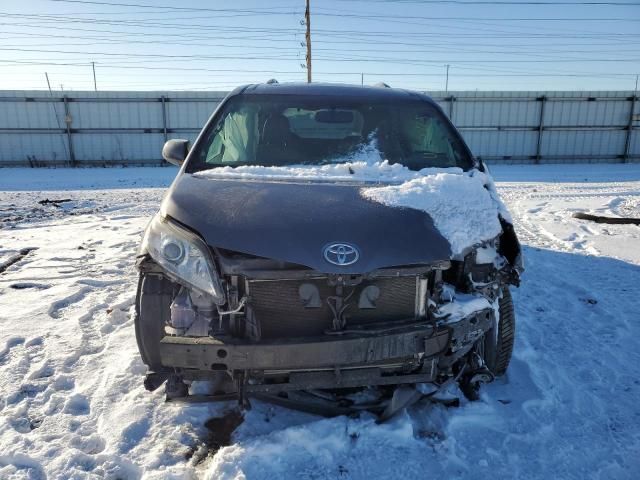 2017 Toyota Sienna XLE