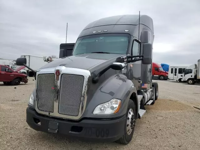 2020 Kenworth Construction T680