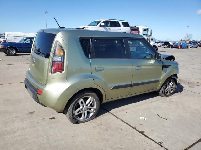 2010 KIA Soul +