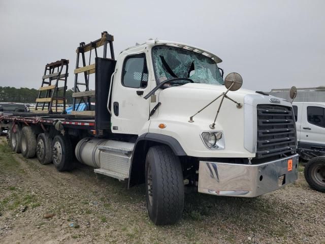 2022 Freightliner 114SD