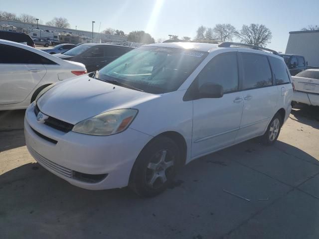 2004 Toyota Sienna CE