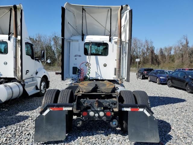 2014 Kenworth Construction T680