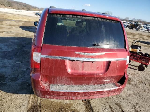 2016 Chrysler Town & Country Touring L