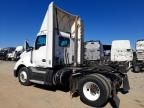 2016 Kenworth T680 Semi Truck