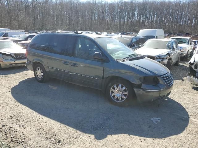 2005 Chrysler Town & Country Limited