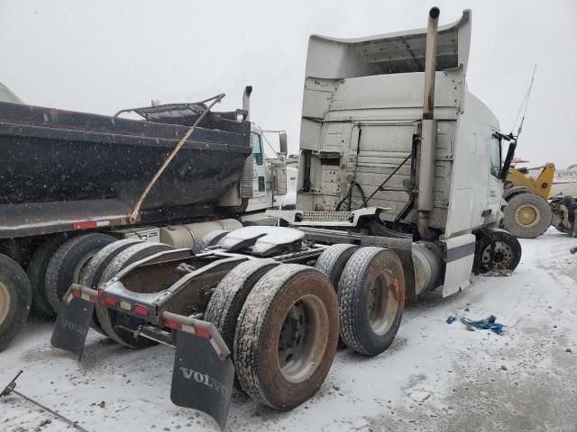 2004 Volvo VN VNL