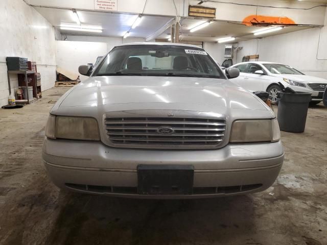 2003 Ford Crown Victoria LX