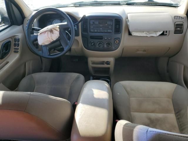 2004 Ford Escape XLS