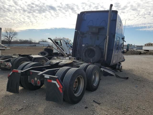 2013 Freightliner Cascadia 125