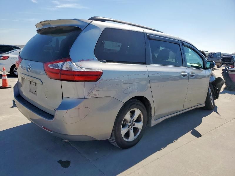 2018 Toyota Sienna LE