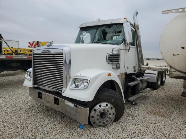 2015 Freightliner 122SD