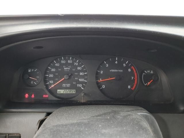 2000 Nissan Frontier Crew Cab XE