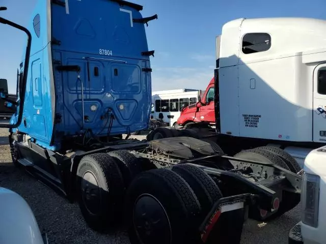 2022 Freightliner Cascadia 126